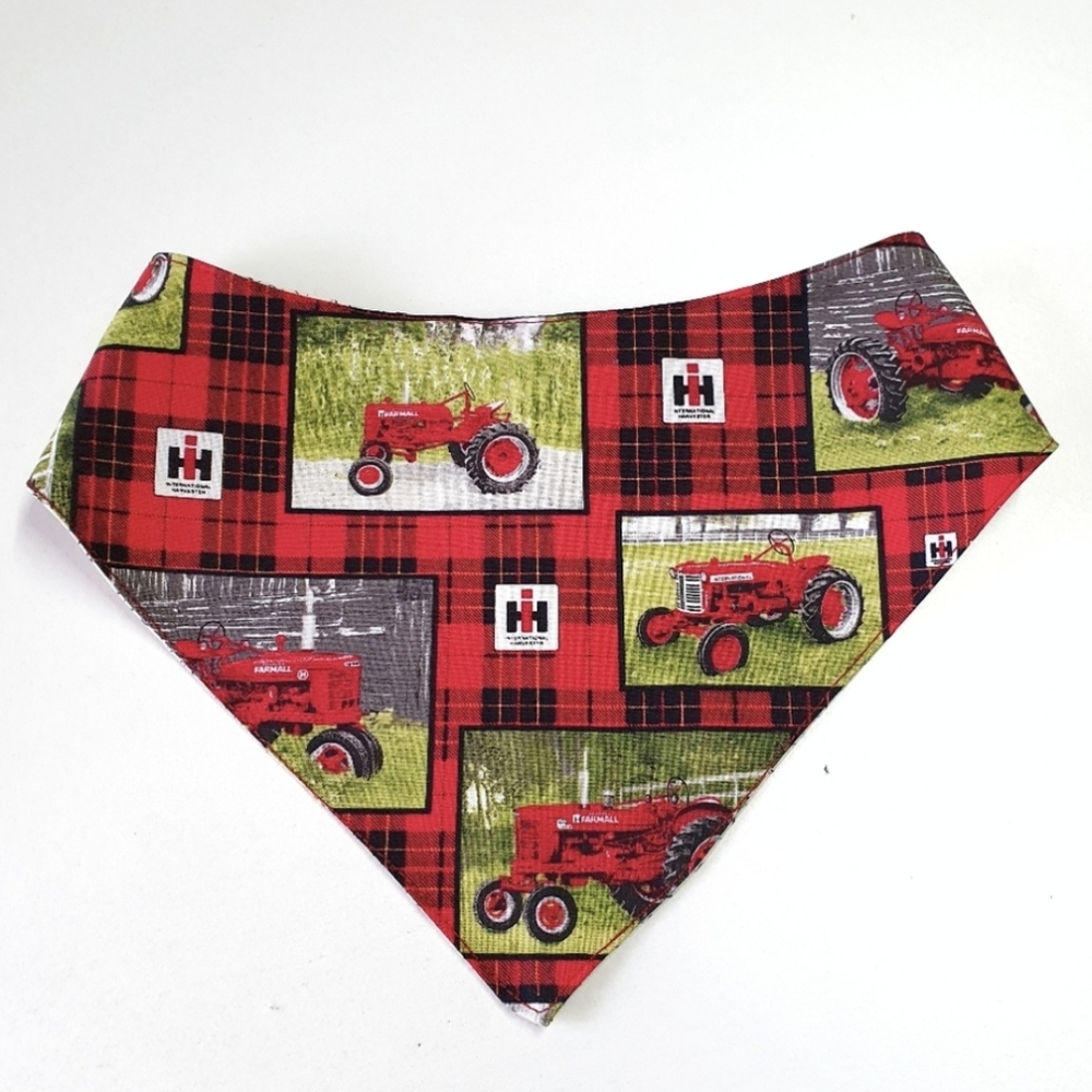 🐶 5 for $15 * Pablo Plaid Tractor Reversible Snap On Dog Bandana